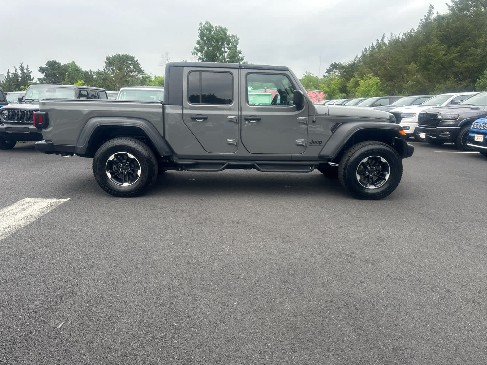 2020 Jeep Gladiator Sport