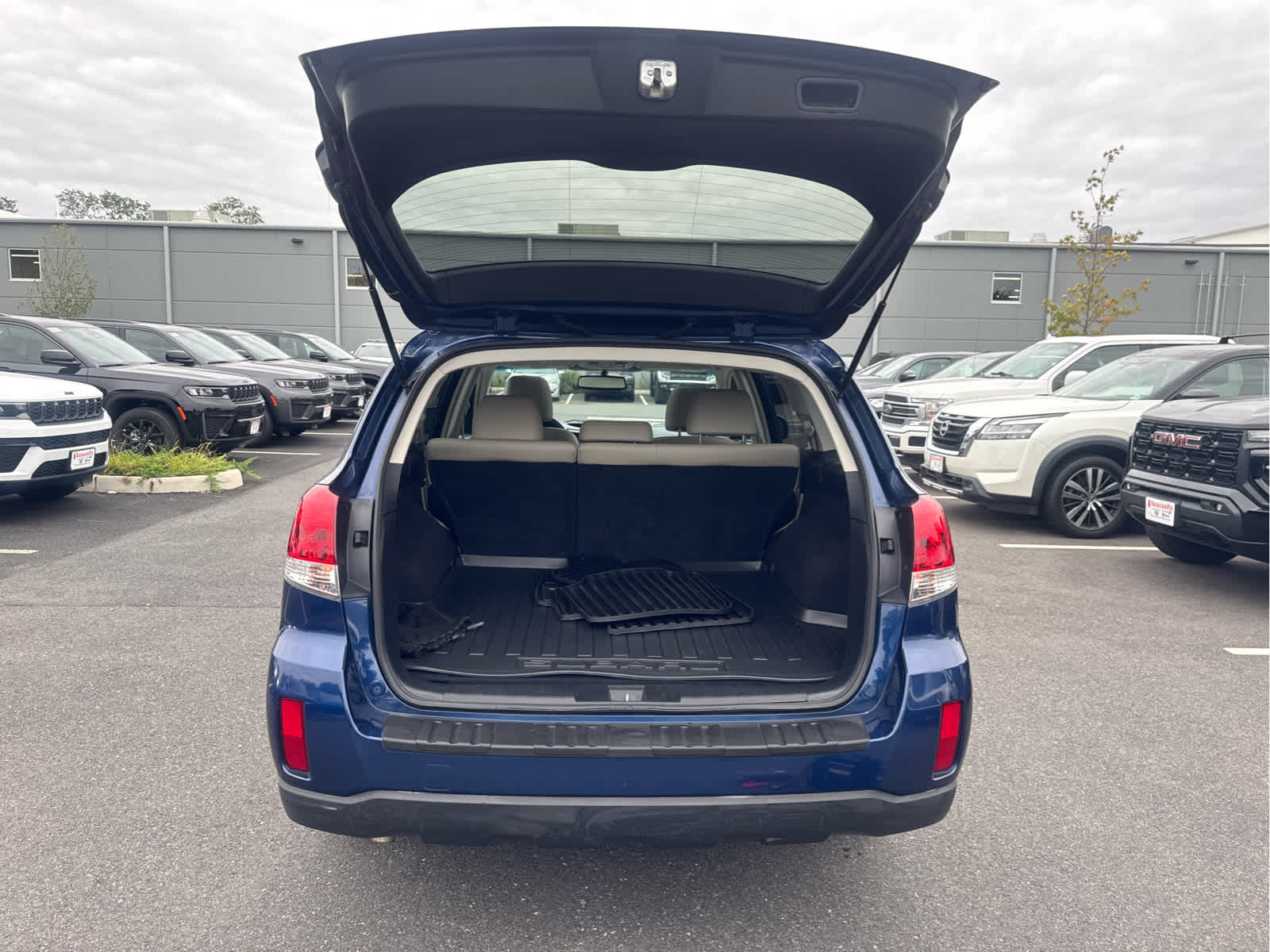 2011 Subaru Outback 2.5i Limited Pwr Moon