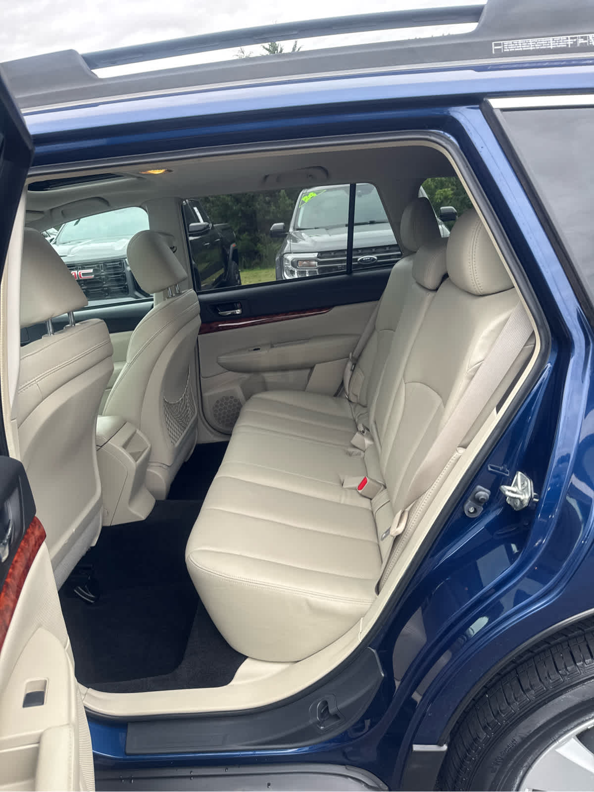 2011 Subaru Outback 2.5i Limited Pwr Moon