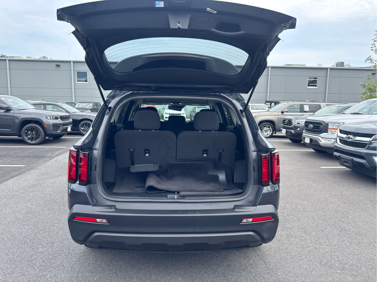 2023 Kia Sorento LX
