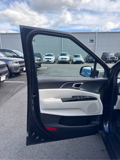 2024 Kia Carnival LX