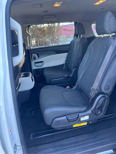 2022 Kia Carnival LX