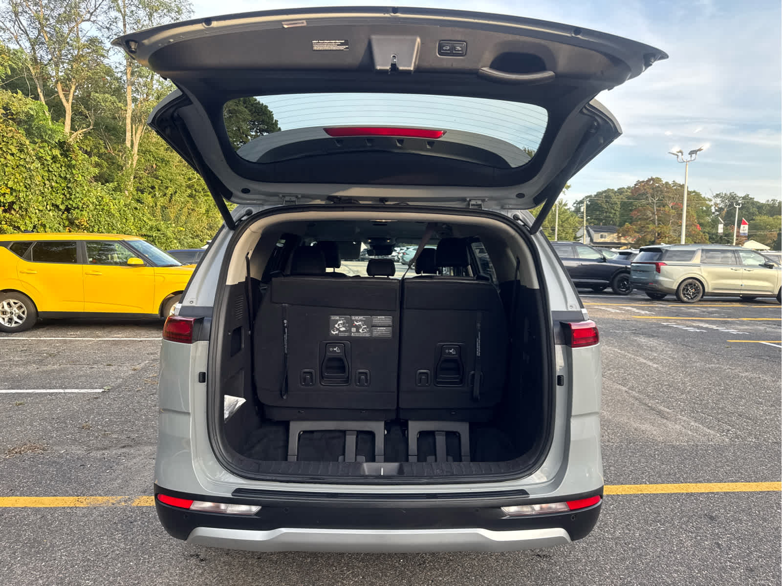 2024 Kia Carnival EX