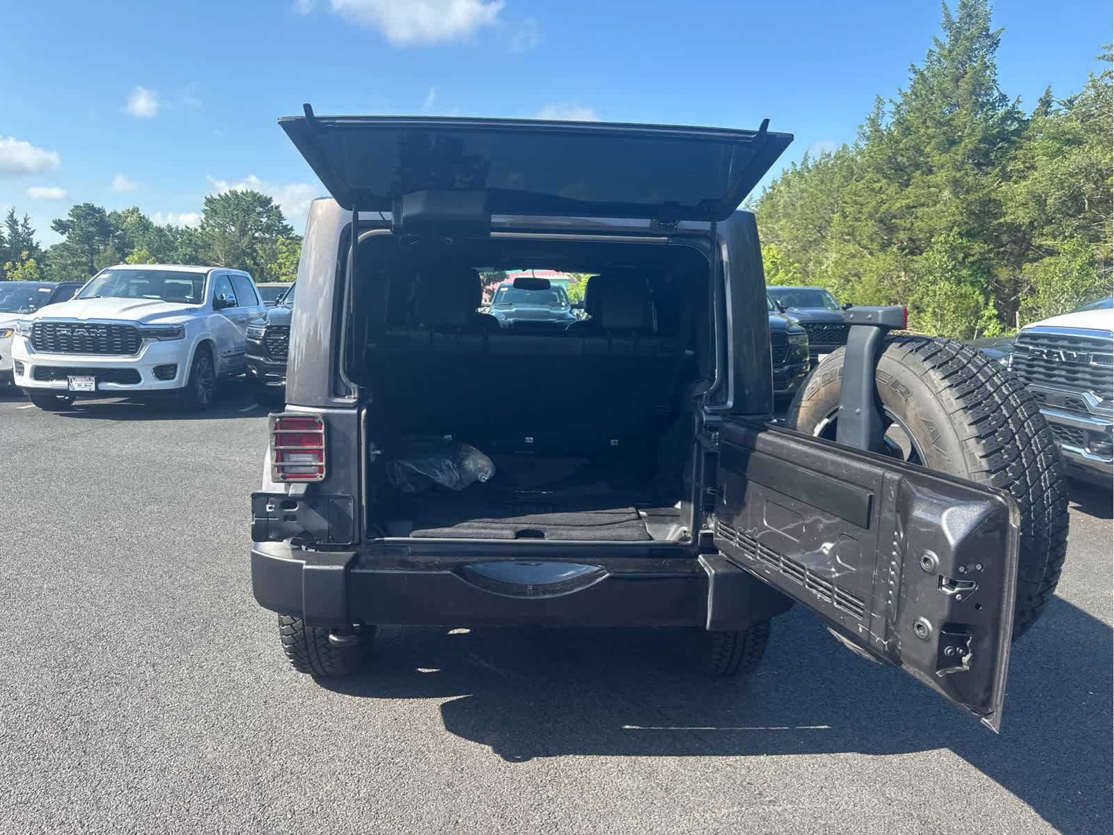 2017 Jeep Wrangler Unlimited Smoky Mountain