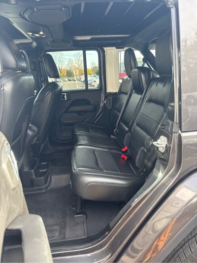 2022 Jeep Wrangler Unlimited Sahara Altitude