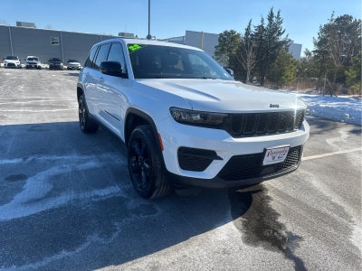 2022 Jeep Grand Cherokee Altitude