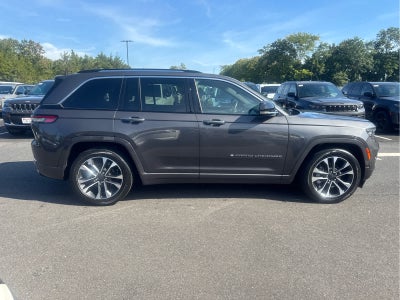2022 Jeep Grand Cherokee Overland