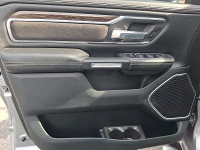 2019 RAM 1500 Laramie Crew Cab 4x4 5'7" Box