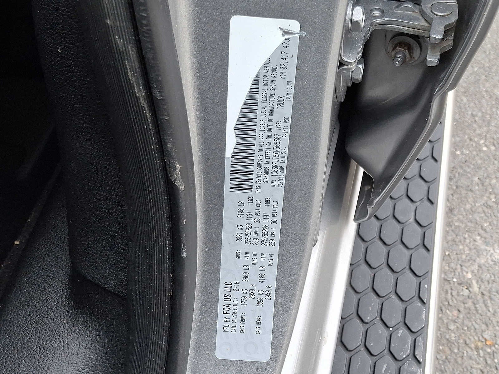 2019 RAM 1500 Laramie Crew Cab 4x4 5'7" Box