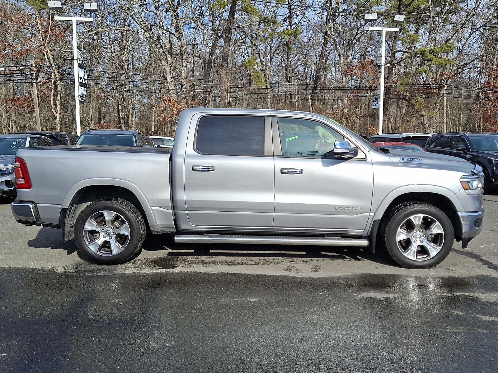 2019 RAM 1500 Laramie Crew Cab 4x4 5'7" Box
