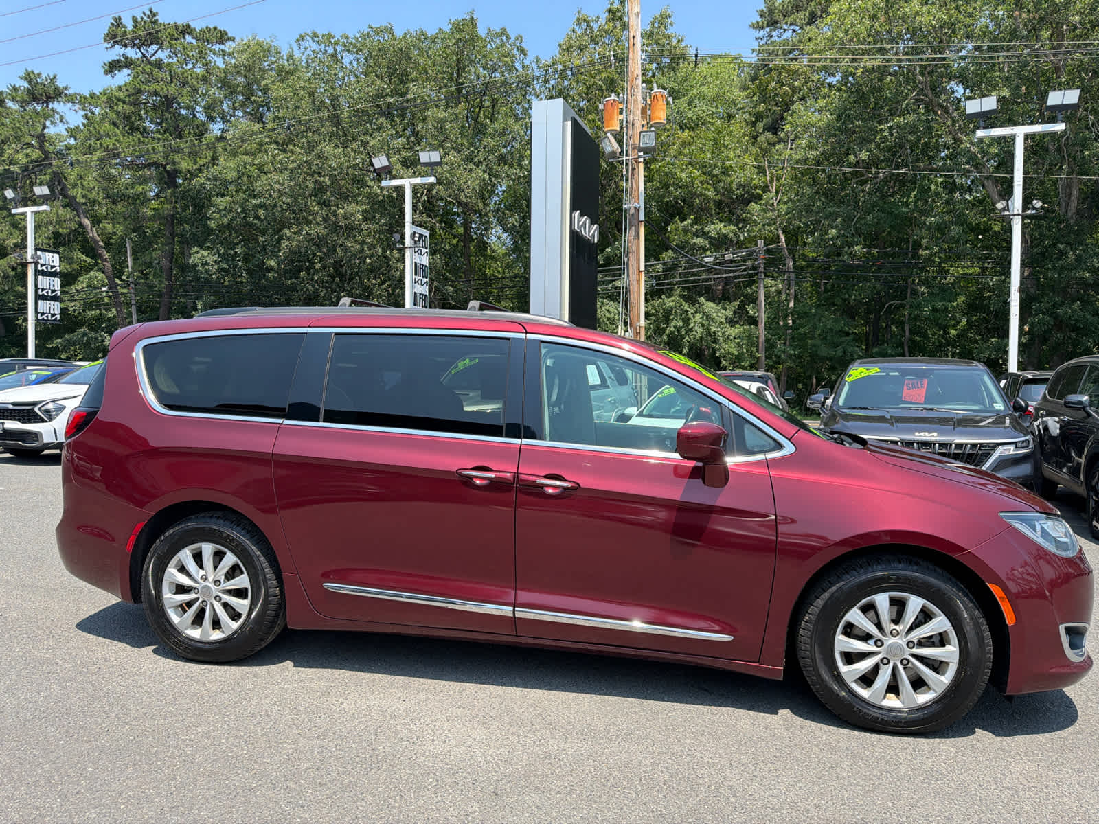 2017 Chrysler Pacifica Touring-L