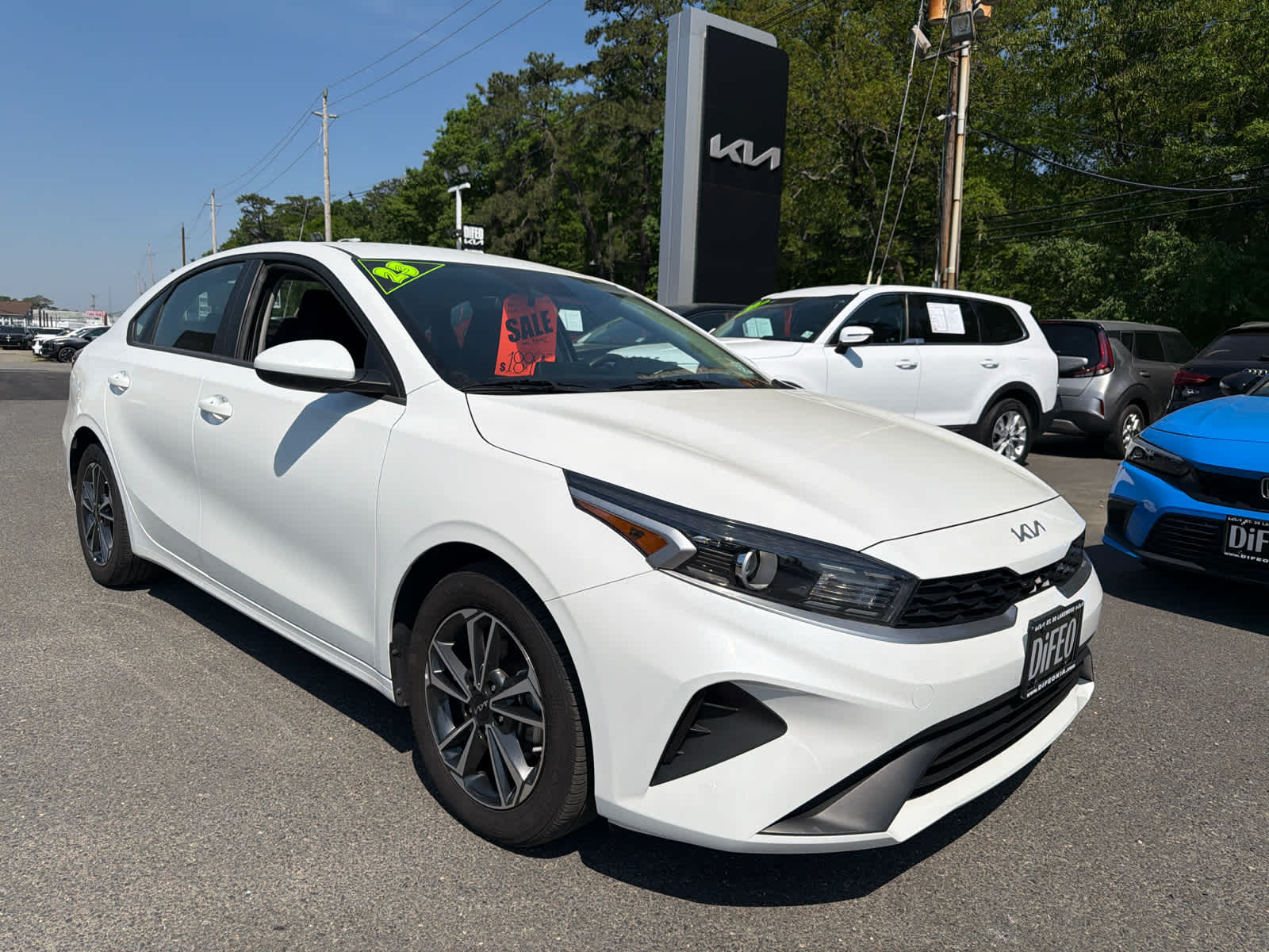 2023 Kia Forte LXS AT's photo