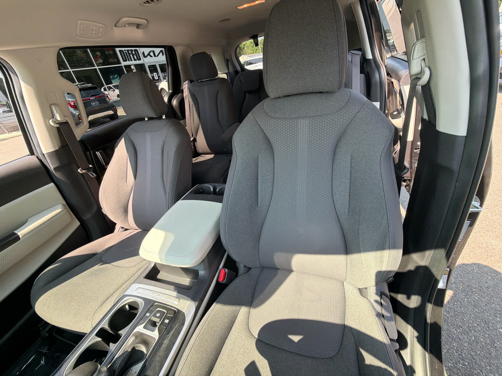 2024 Kia Carnival MPV LX