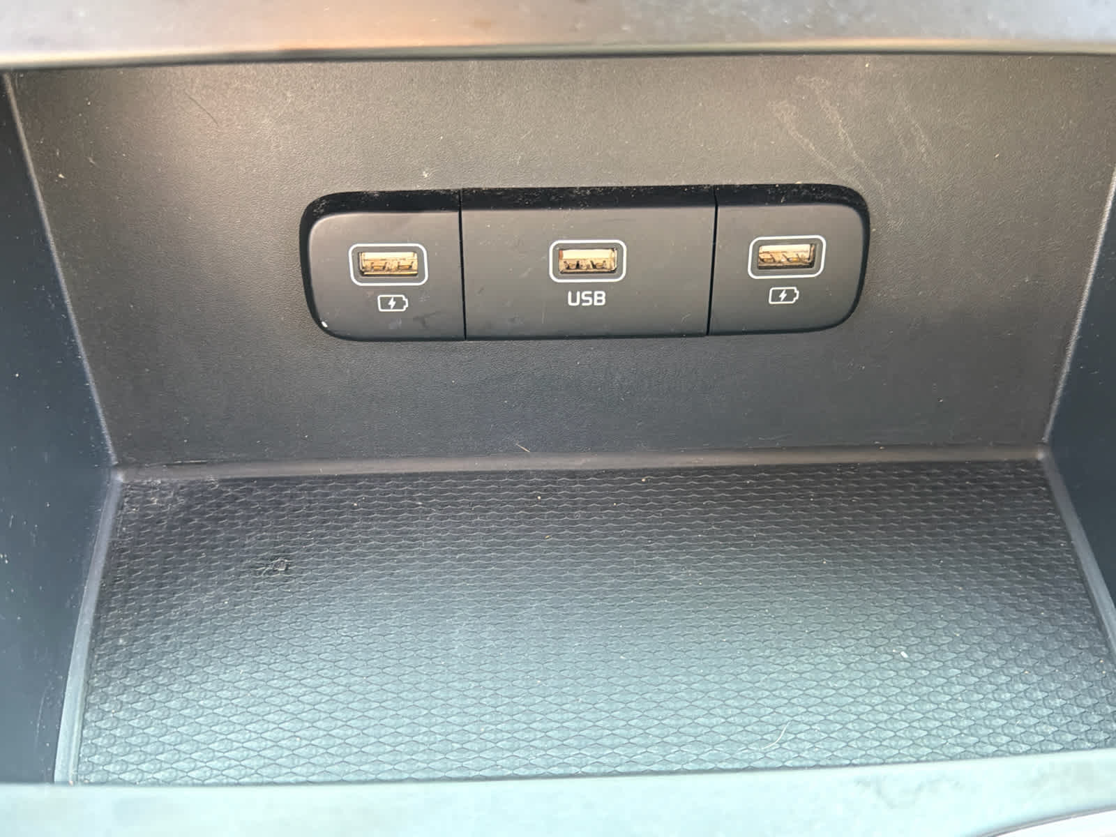 2024 Kia Carnival MPV LX