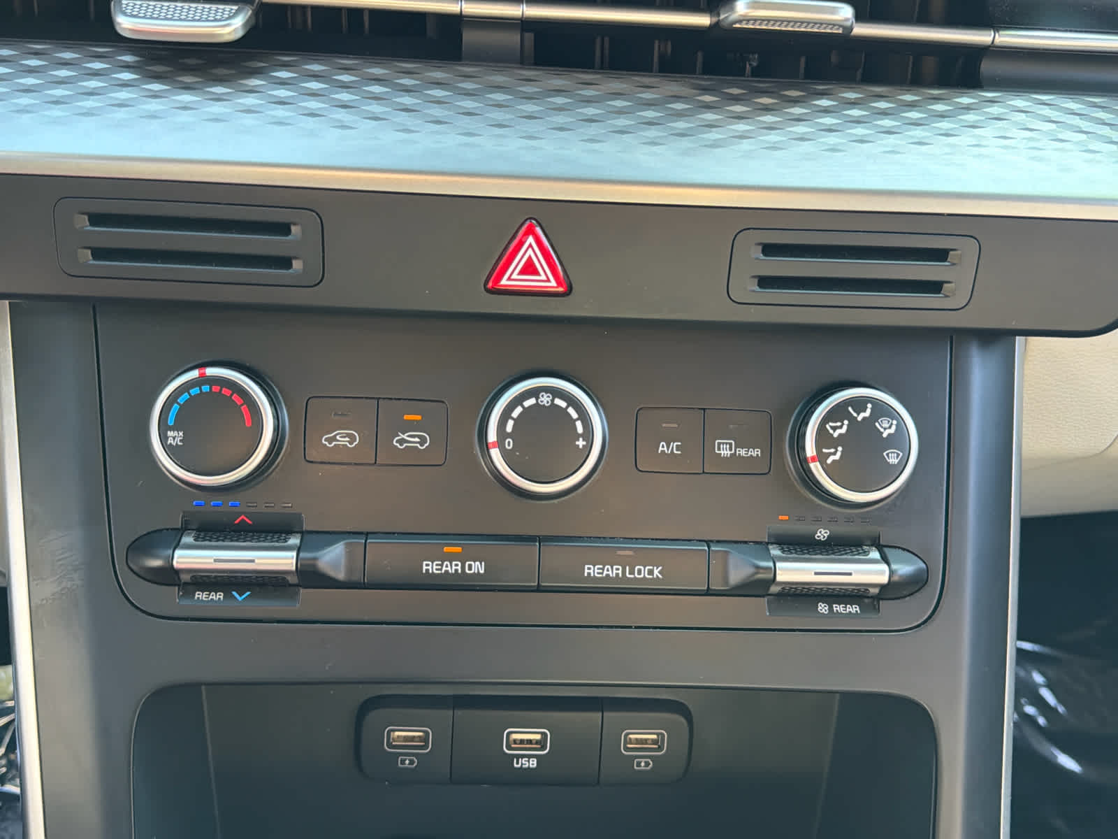 2024 Kia Carnival MPV LX Seat Package