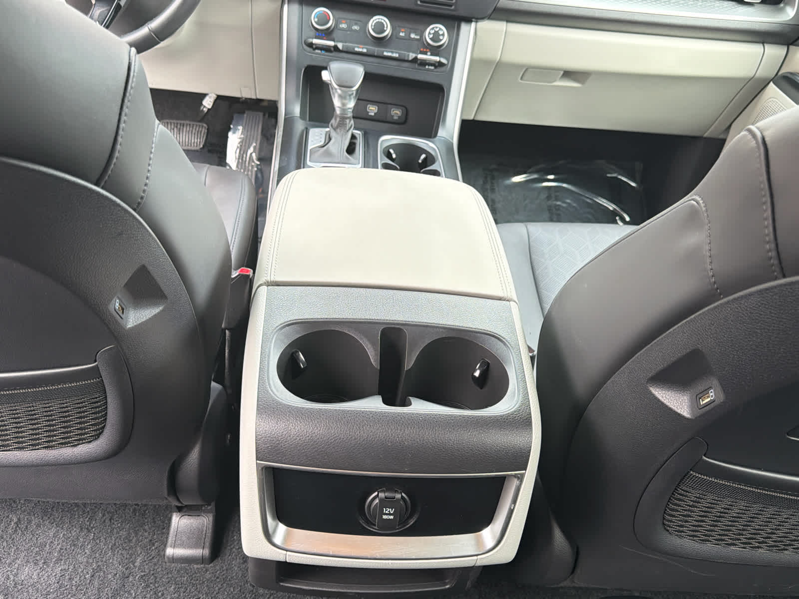 2024 Kia Carnival MPV LX Seat Package