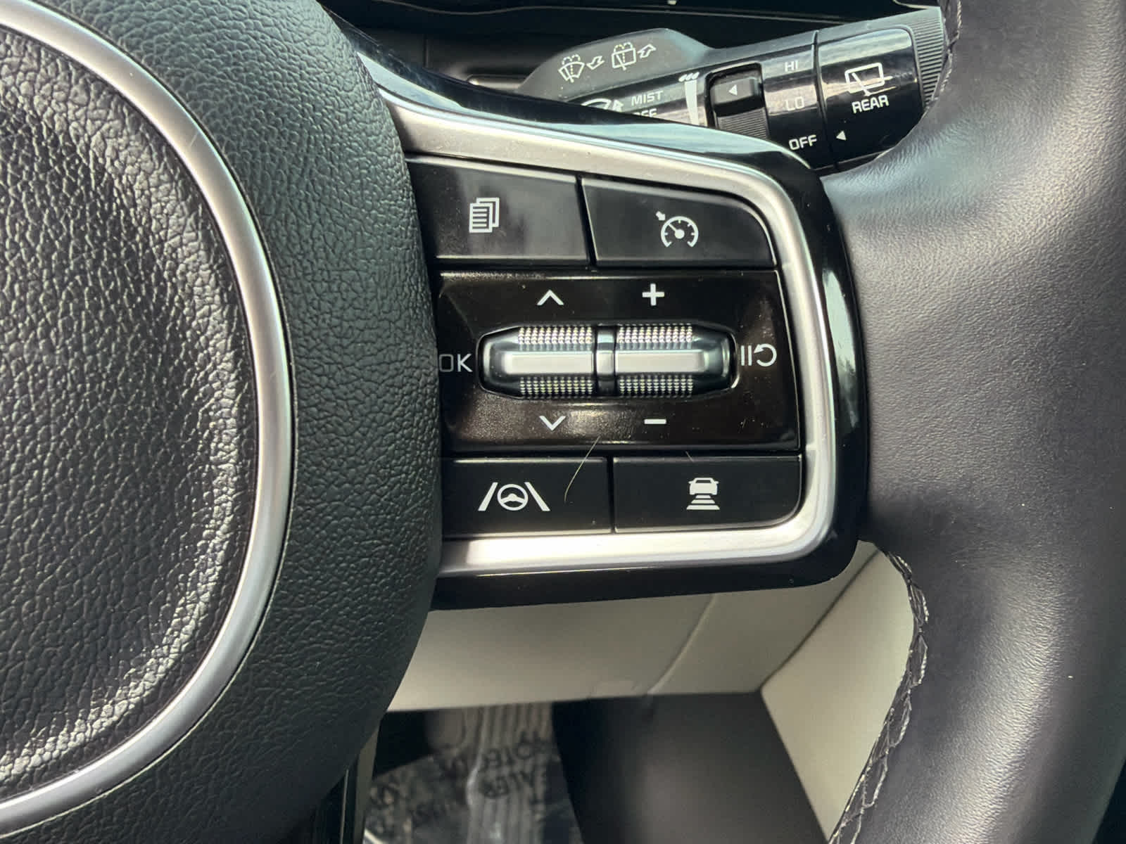 2023 Kia Carnival MPV EX